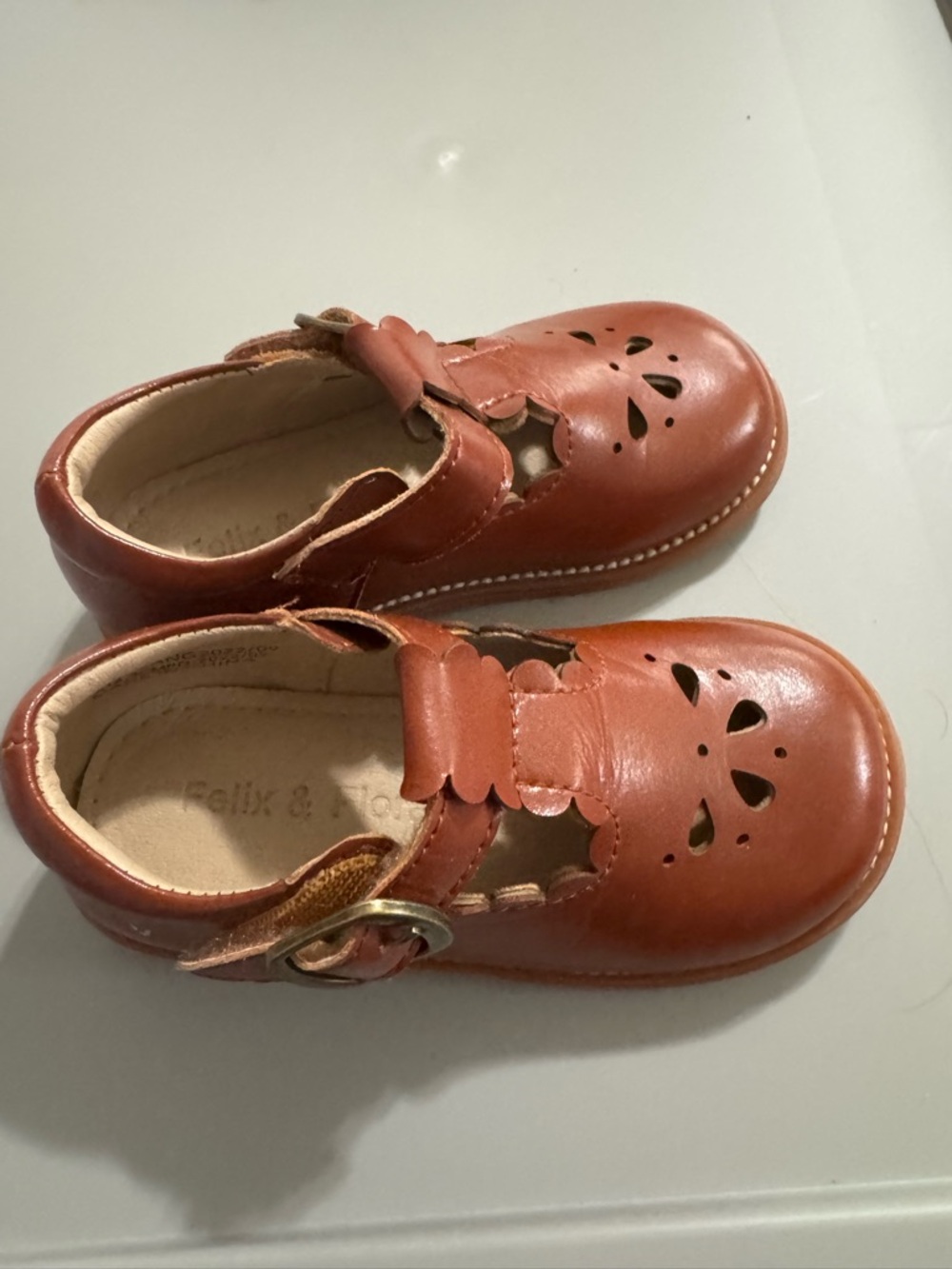 Toddler girl size 6 toddler
